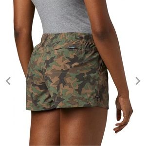 NWT Columbia Women's Sandy River II Printed Shorts
